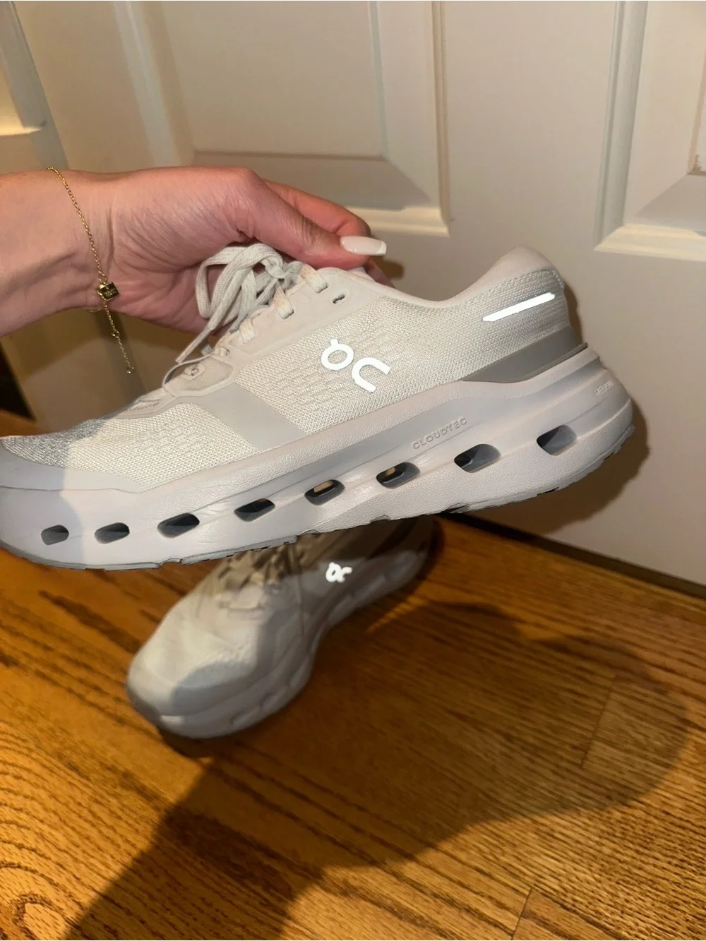 On Running Women's Athletic Shoes in Light Gray - Picture 3 of 5